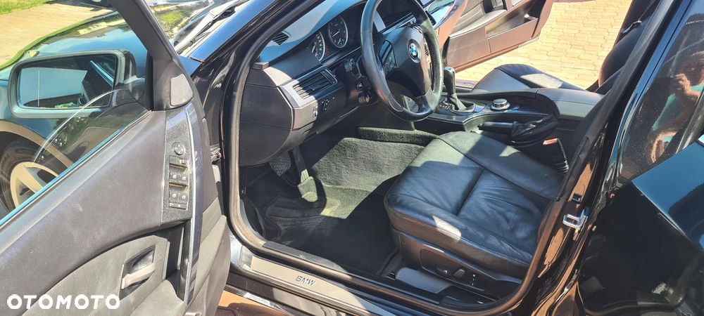 BMW Seria 5 525d - 14