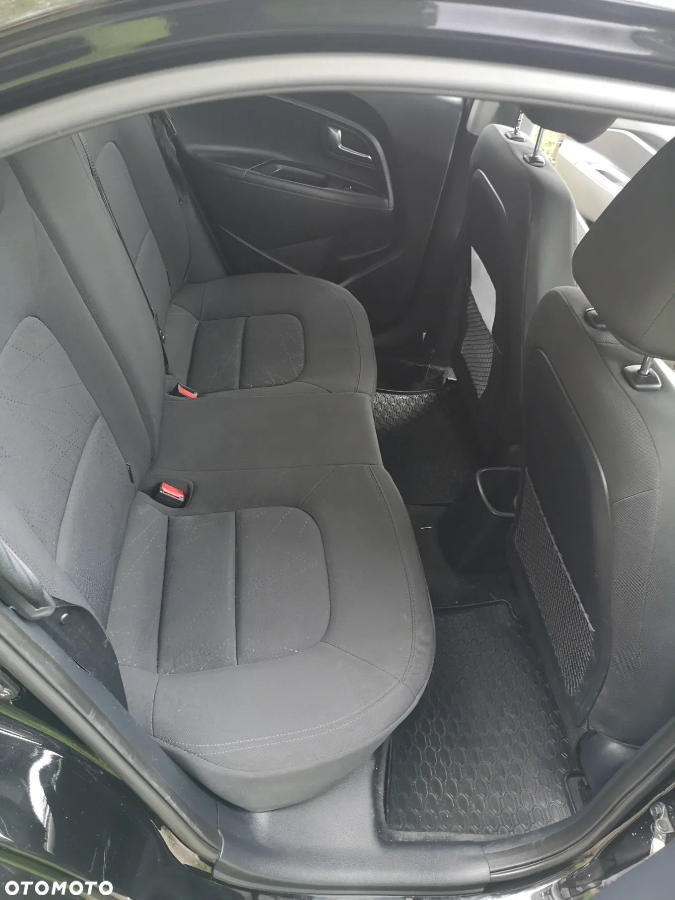 Kia Rio - 12