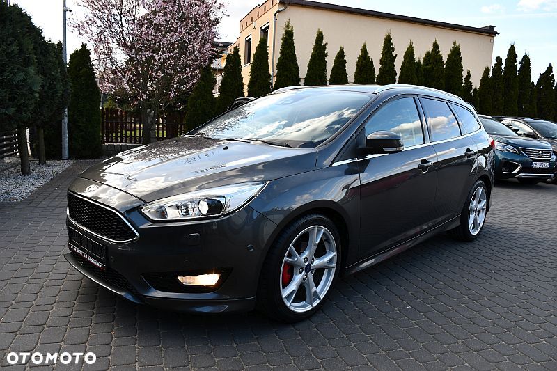 Ford Focus 1.5 EcoBlue Start-Stopp-System TITANIUM DESIGN - 38