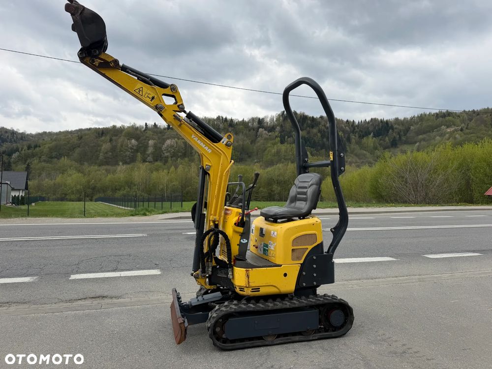 Yanmar SV08-1AS Japońska Minikoparka Gąsienicowa. Koparka 1,1 tony. Maszyna jak Nowa. 2017rok. Pochodzi z Norweskiego Gospodarstwa Ogrodniczego! 2 Rozsuwane Podwozie. Dokumentacja. Dodatkowe sekscje Hydrauliczne na młot lub wiertnice. Ani deka luzów czy wycieków. Szybkozłącze. Skrętne ramię. OKAZJA Zadbana Maszyna! Bardzo oszczędny silnik Yanmar. Mocne pompy Hydrauliczne!! 851mtg. Ani deka luzów czy wycieków, Aktualna Dekra. Po serwisach! - 38