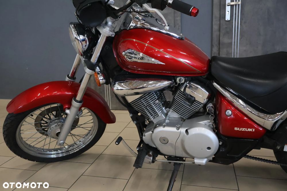 Suzuki Intruder - 16