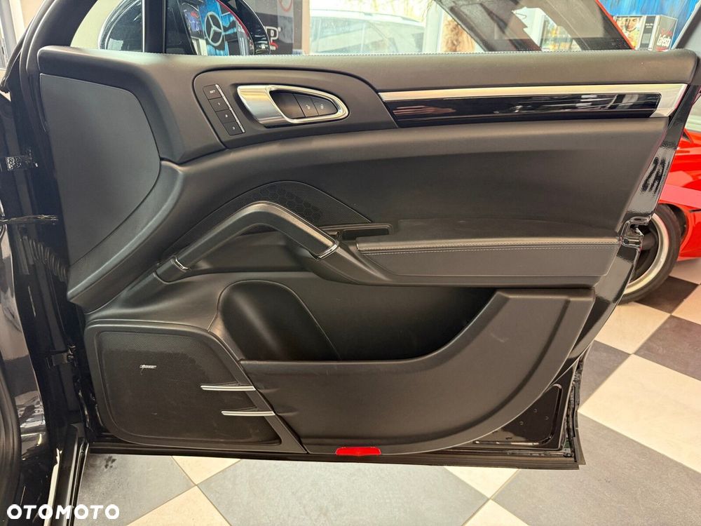 Porsche Cayenne - 15