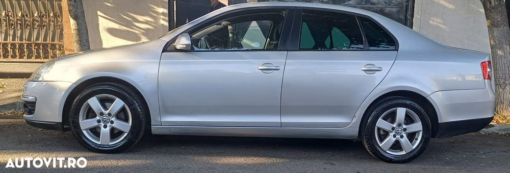 Volkswagen Jetta 1.9 TDI DPF United BlueMotion - 3