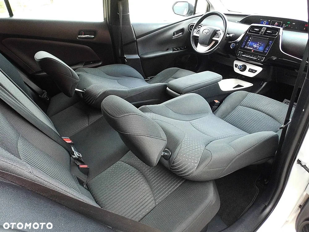 Toyota Prius 1.8 HSD Active - 16