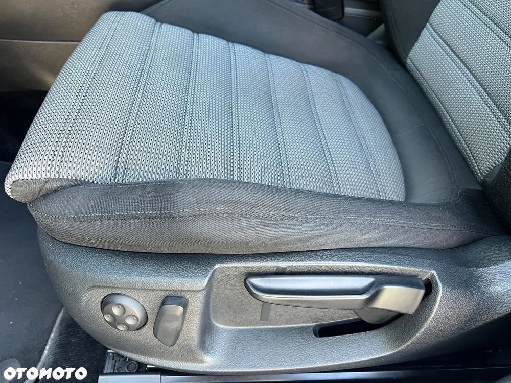 Volkswagen Passat - 15