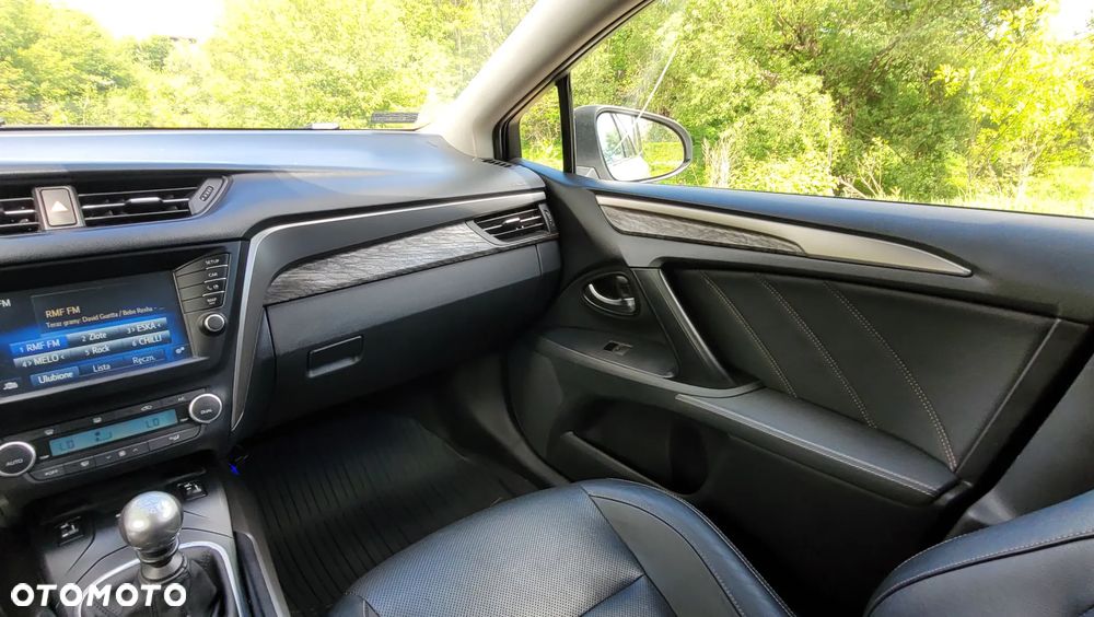 Toyota Avensis 2.0 D-4D Premium - 7