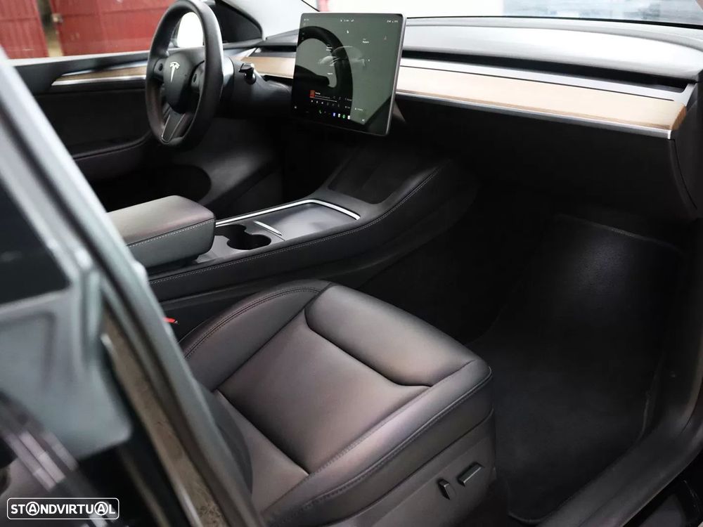 Tesla Model Y Performance Tração Integral - 29
