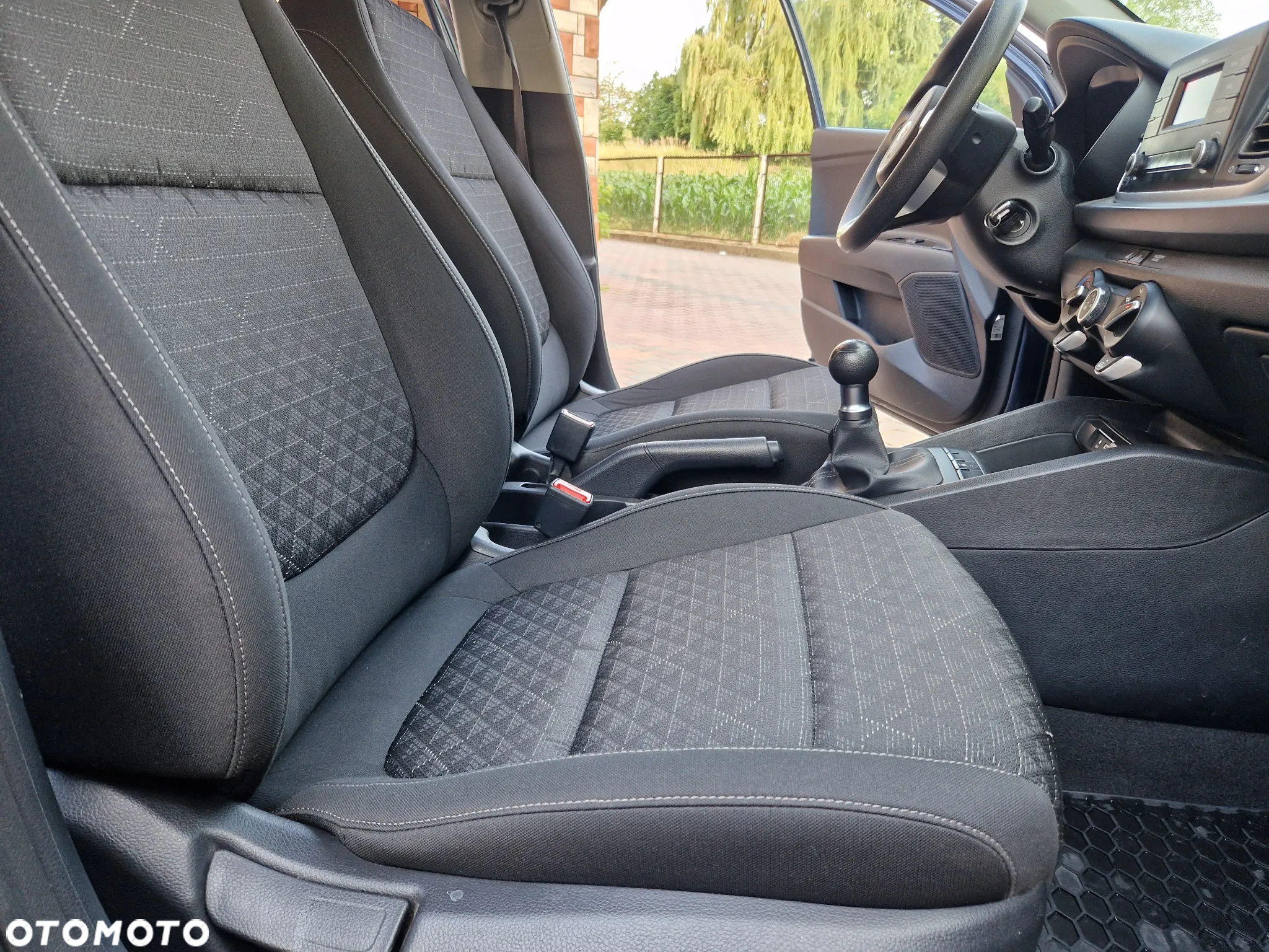 Kia Rio 1.2 L - 27