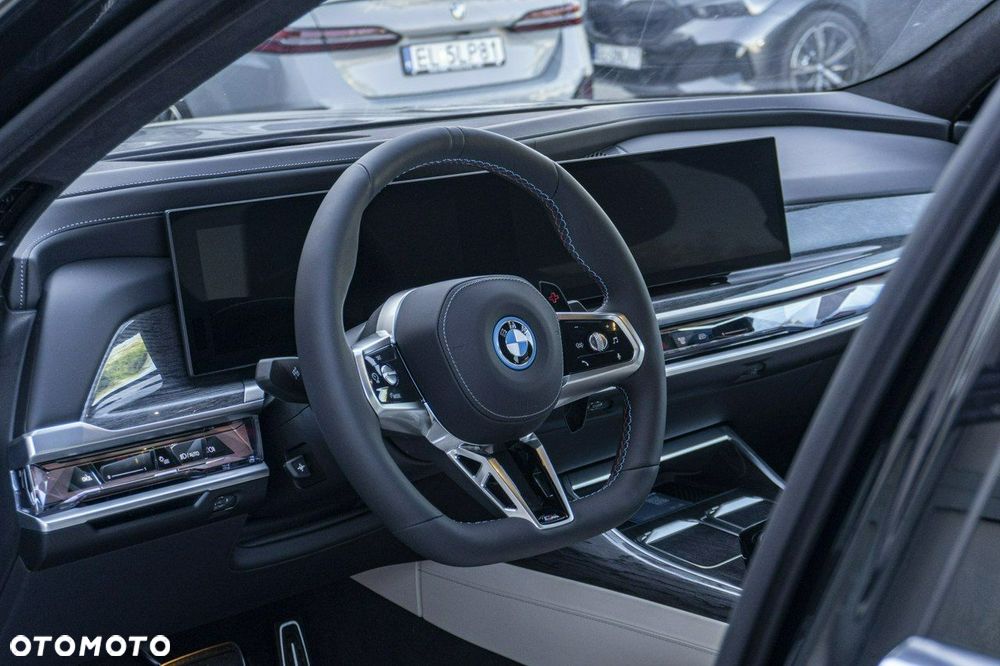 BMW Seria 7 M760e PHEV xDrive sport - 12
