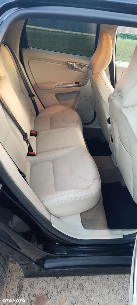 Volvo XC 60 D4 Drive-E Momentum - 18