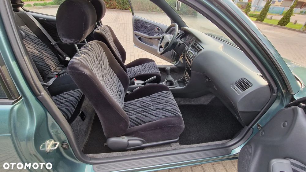 Toyota Corolla - 13