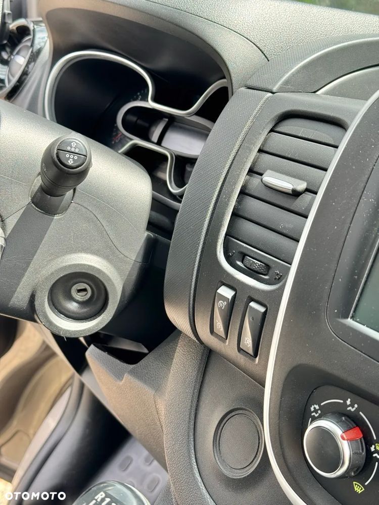 Renault Trafic 2.0 dCi - 32