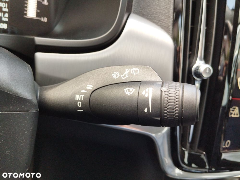 Volvo V90 D5 AWD Momentum - 16