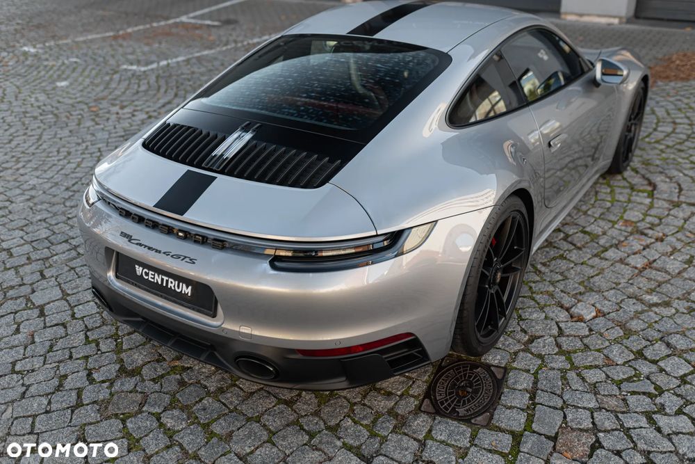 Porsche 911 Carrera GTS - 14