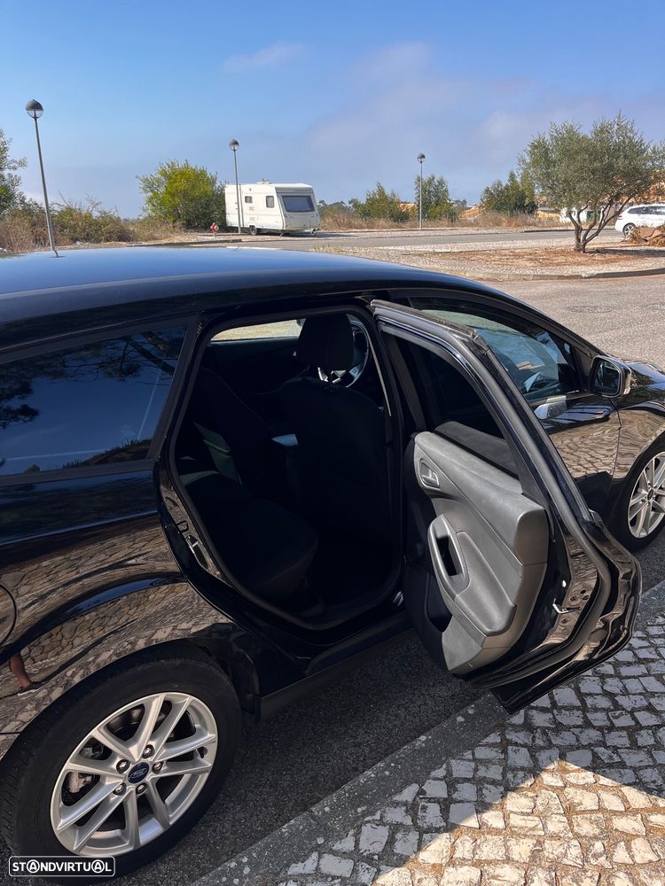 Ford Focus SW 1.0 EcoBoost ST-Line - 29