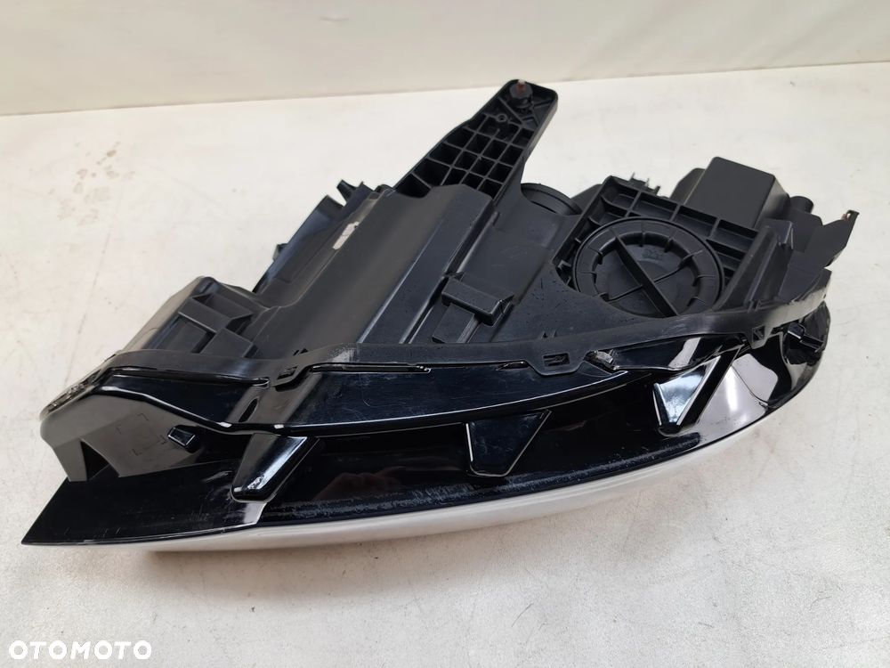 Volkswagen PASSAT B8 3G1941036P Przód strona prawa Lampa przednia Reflektor - 11