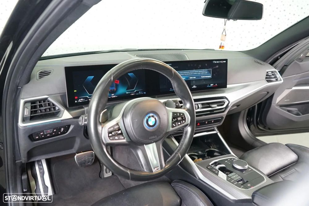 BMW 330 e iPerformance Sport Line - 16