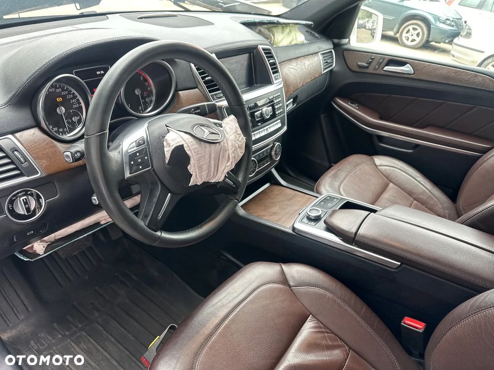 Mercedes-Benz GL - 11
