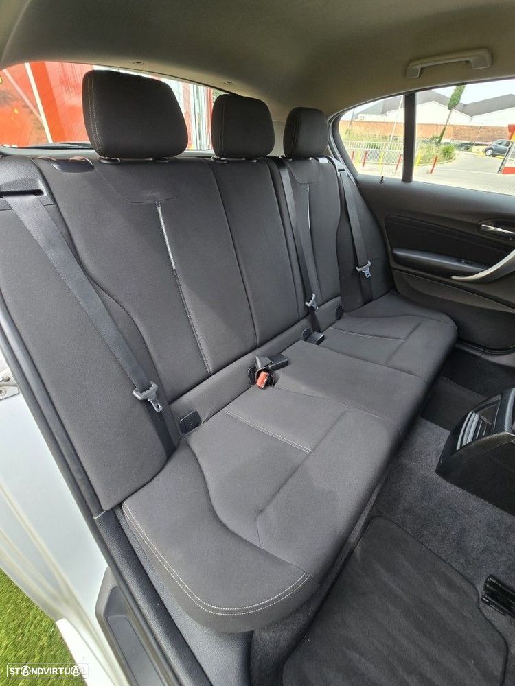 BMW 116 d EDynamics Line Sport — fotografia 11