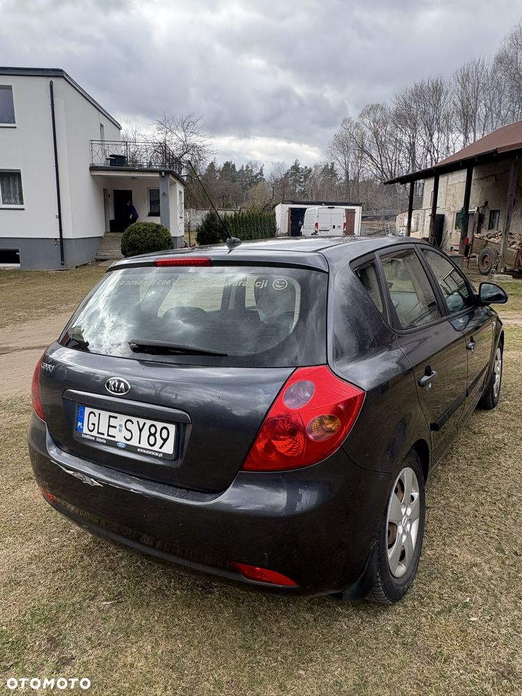 Kia Ceed - 4