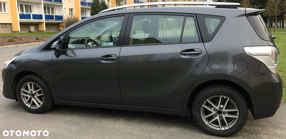 Toyota Verso 1.8 Premium 7os - 9