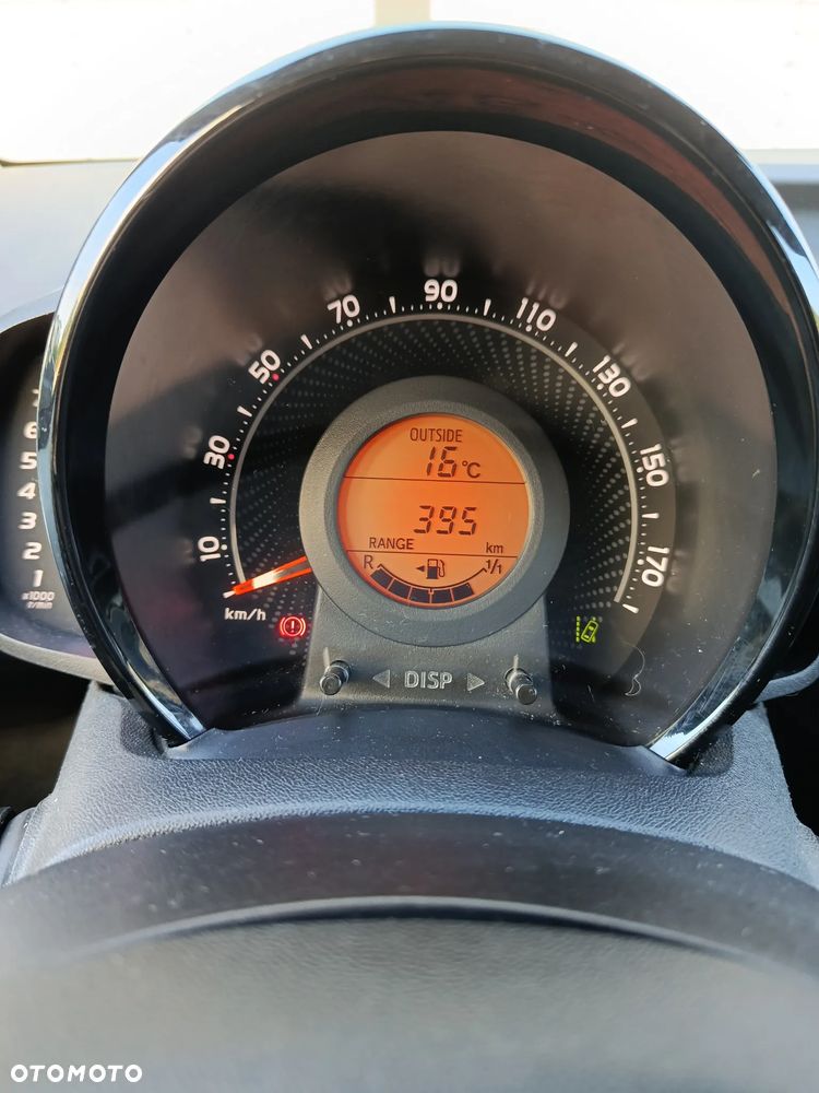 Toyota Aygo x-play - 13