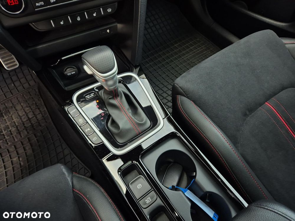 Kia ProCeed 1.6 T-GDI GT DCT - 16