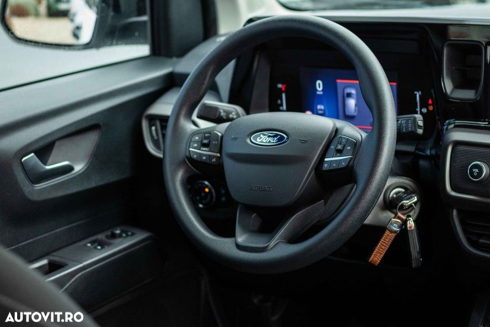 Ford Tourneo Courier 1.0 EcoBoost Trend - 26