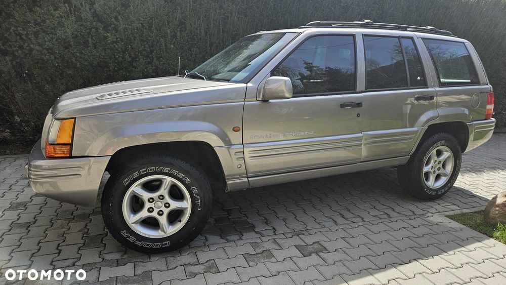 Jeep Grand Cherokee - 22