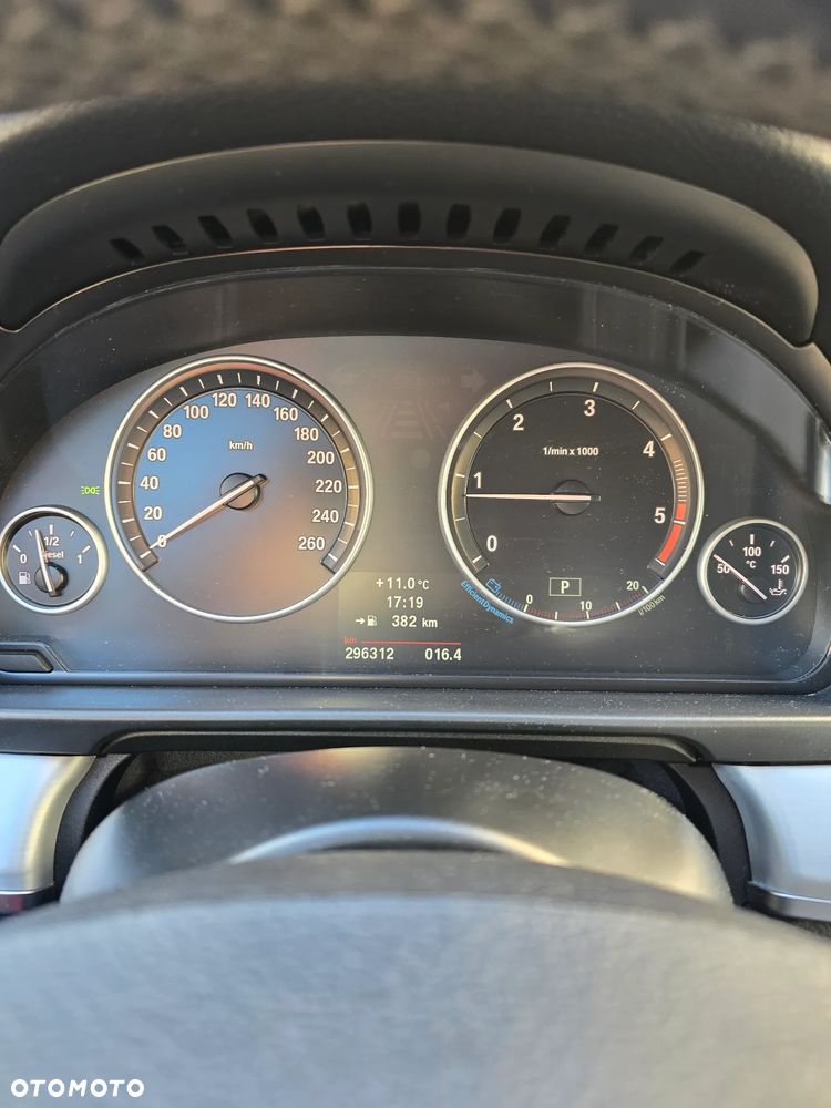BMW Seria 5 520d - 23