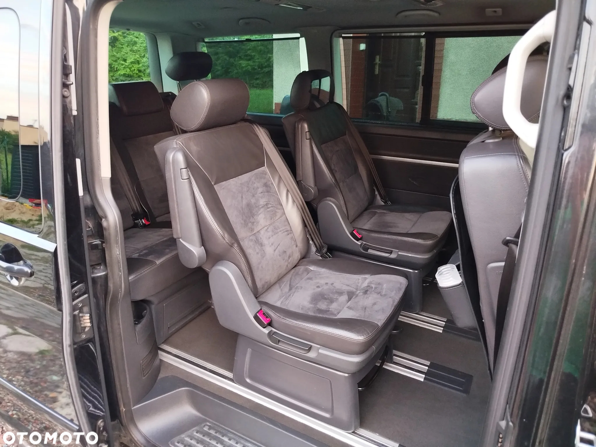 Volkswagen Multivan - 10