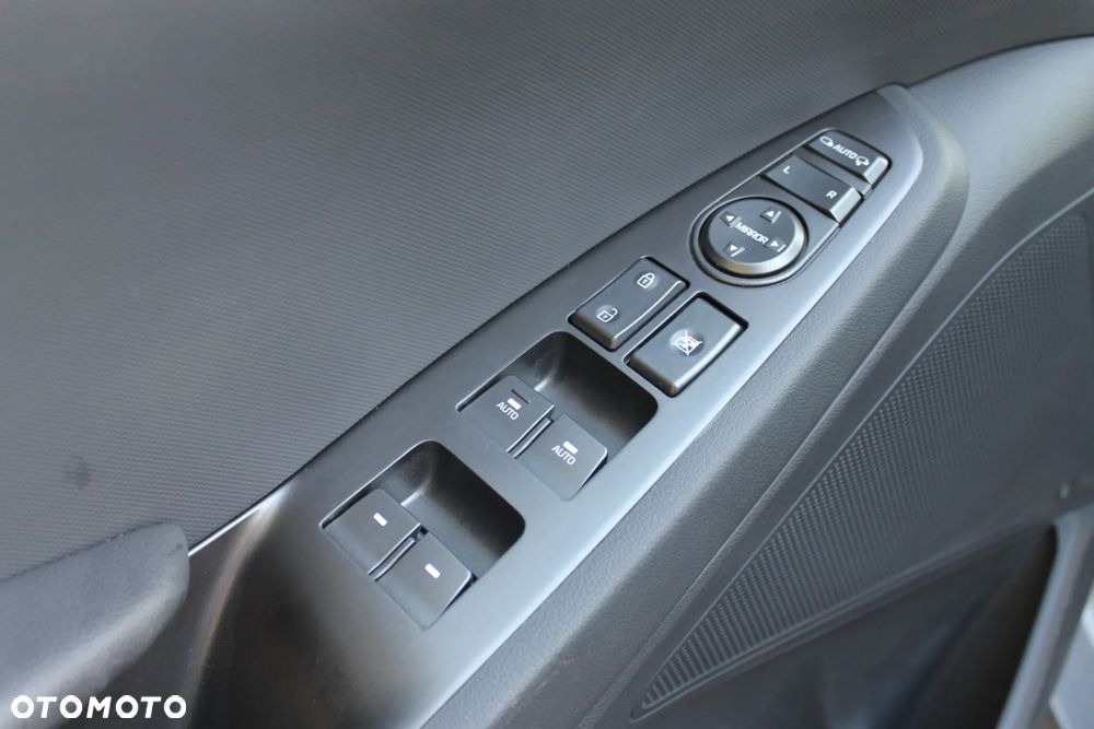 Hyundai IONIQ - 28