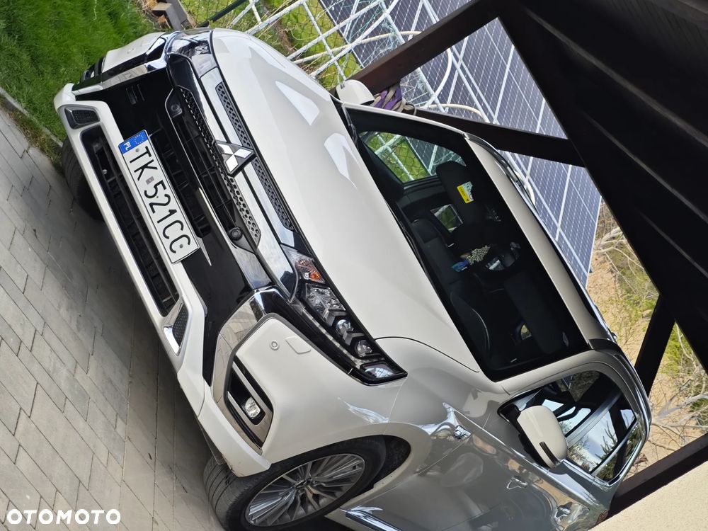 Mitsubishi Outlander Instyle + - 2