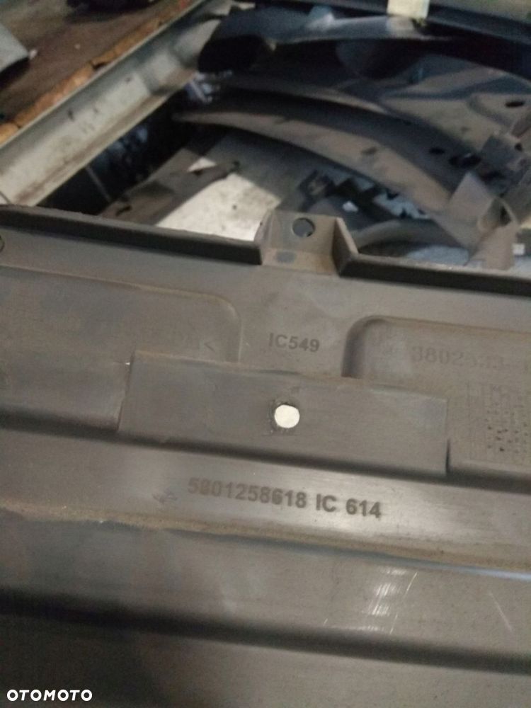 MOCOWANIE SCHOWKA ŚRODKOWEGO IVECO DAILY 09-14 OE 5801258618 - 2