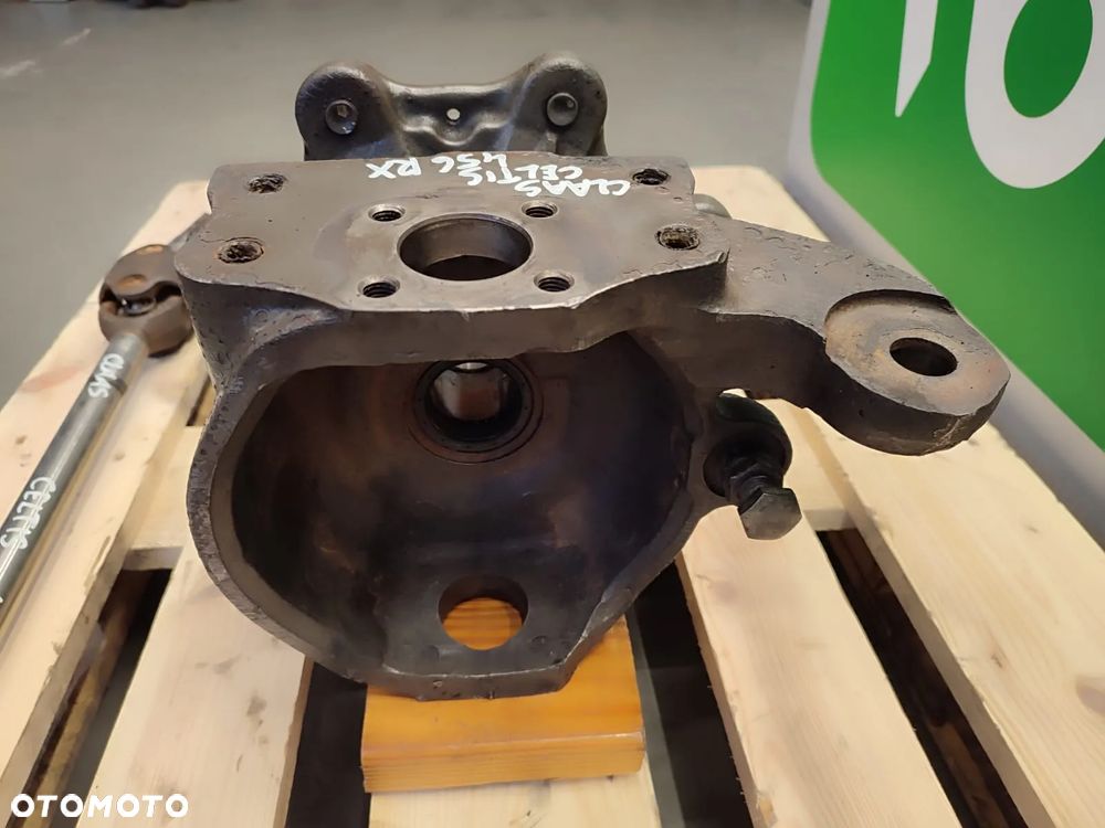 Zwolnica zwrotnica 18911 piasta półoś CLAAS CELTIS 456 RX - 9