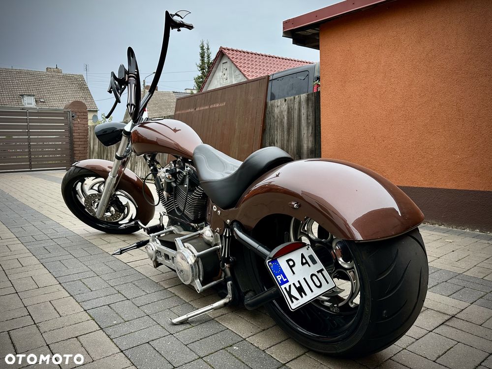 Harley-Davidson Softail Custom - 3