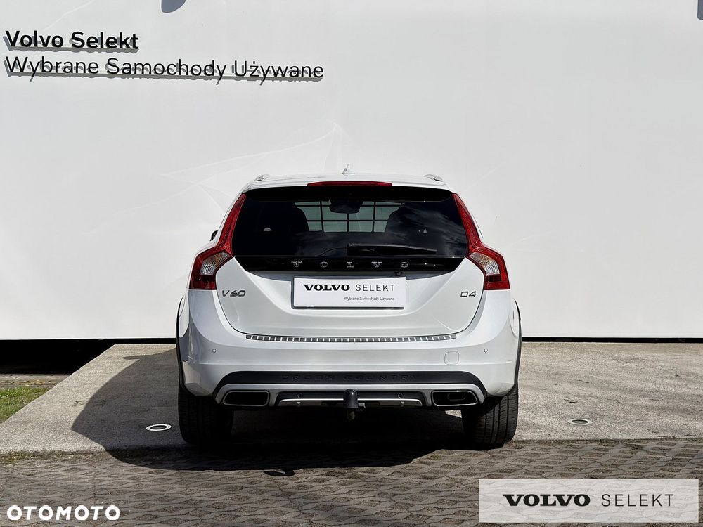 Volvo V60 Cross Country - 8