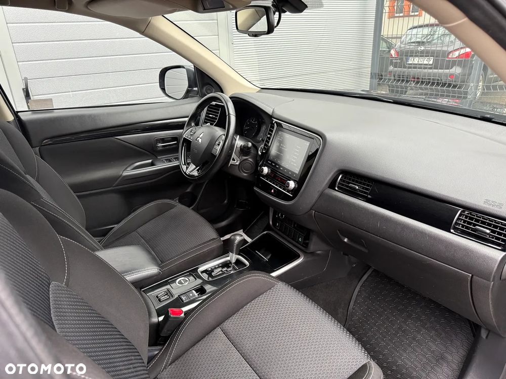 Mitsubishi Outlander 2.0 Intense + SDA 4WD CVT - 13