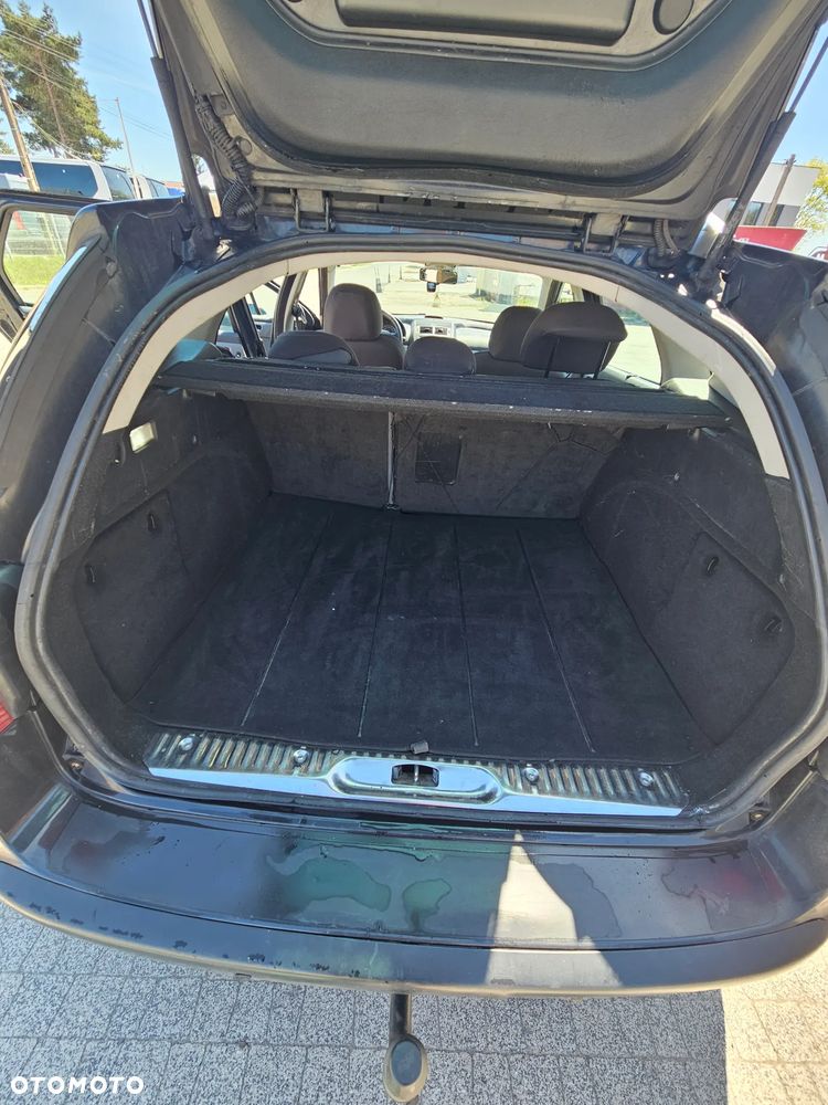 Peugeot 407 2.0 HDI ST Komfort EU4 - 12