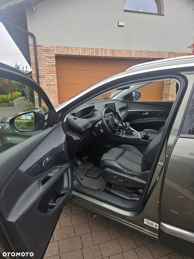 Peugeot 5008 2018 photo 2