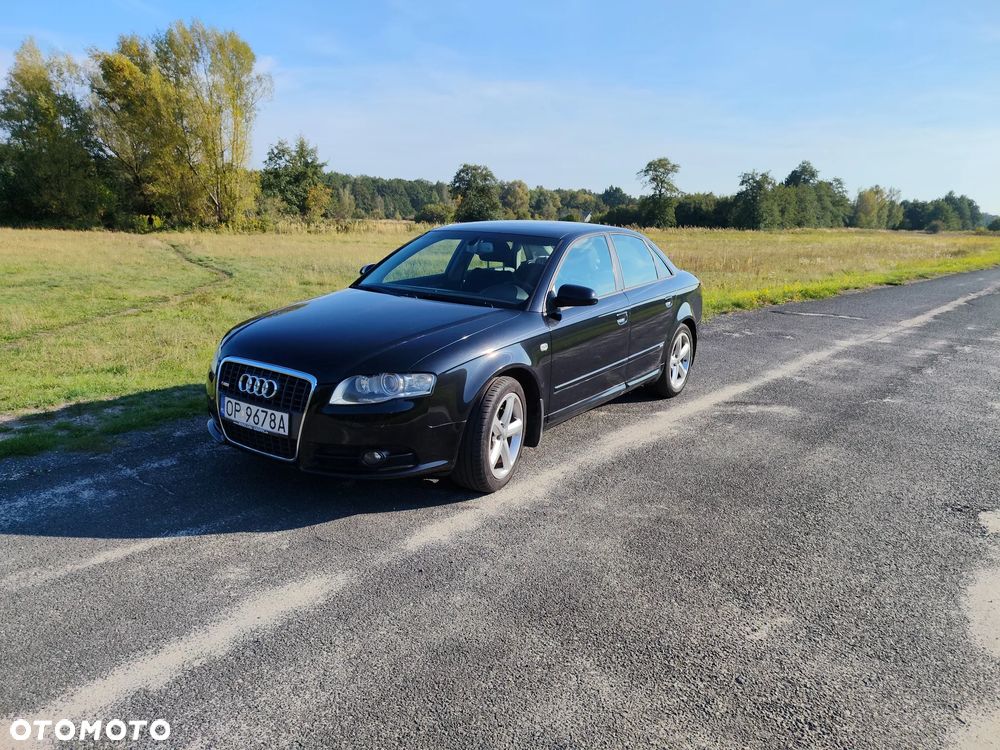 Audi A4 Limousine - 1