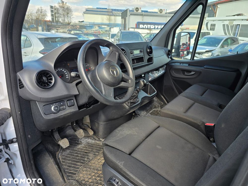 Mercedes-Benz Sprinter - 6