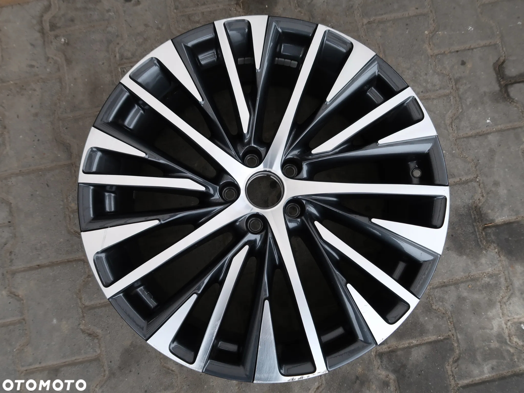 213 Felga Aluminiowa Lexus RS NX 8x21 et40 - 7