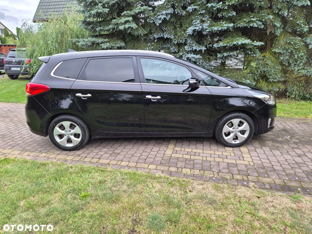 Kia Carens - 6