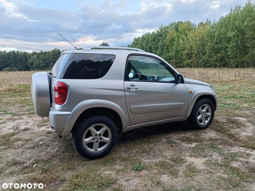 Toyota RAV4 2.0 VVT-i 4x4 - 5