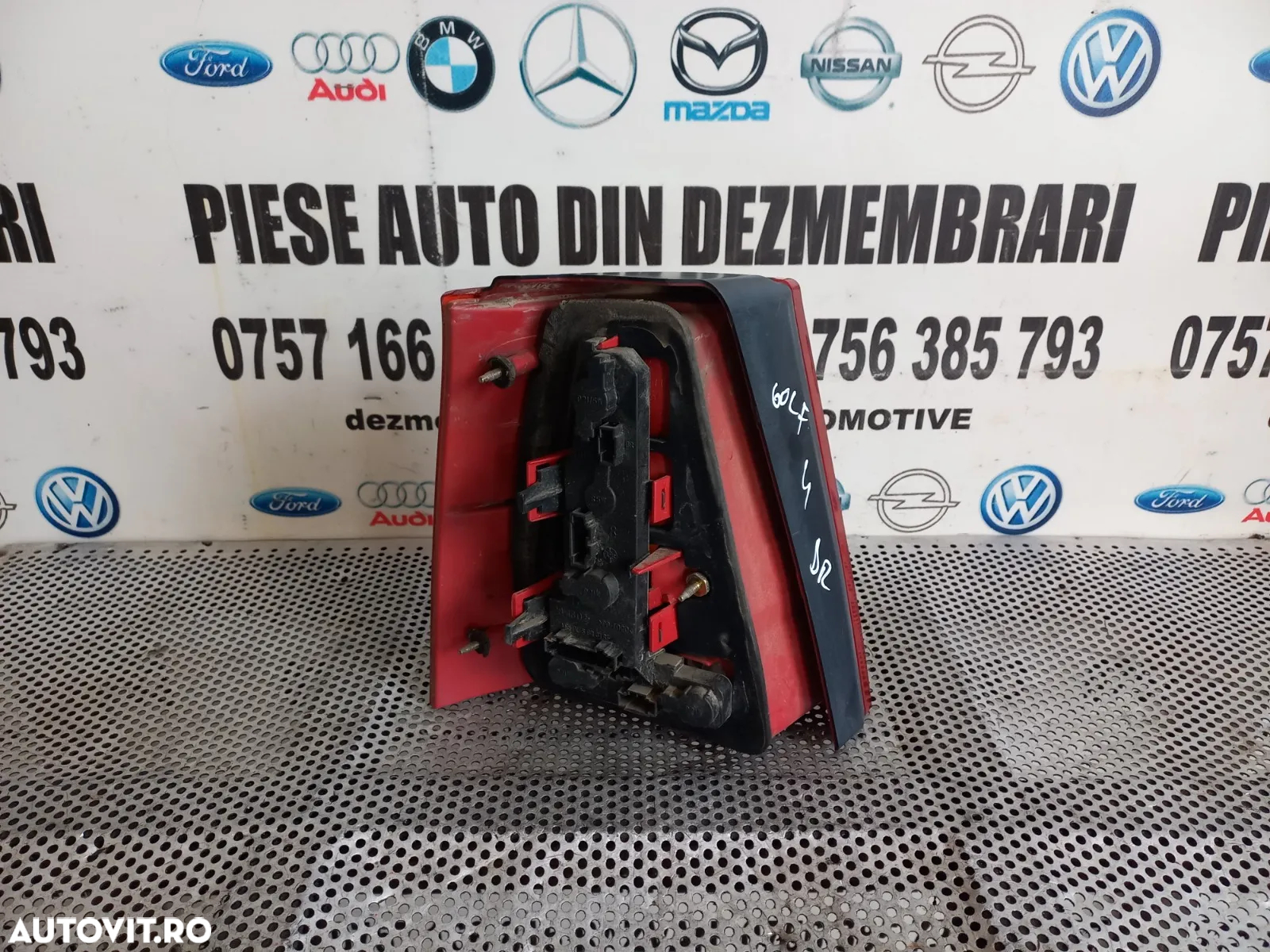 Lampa Stop Tripla Dreapta Vw Golf 4 lV Varianta Combi Break - Dezmembrari Arad - 7
