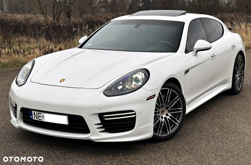 Porsche Panamera GTS PDK - 4