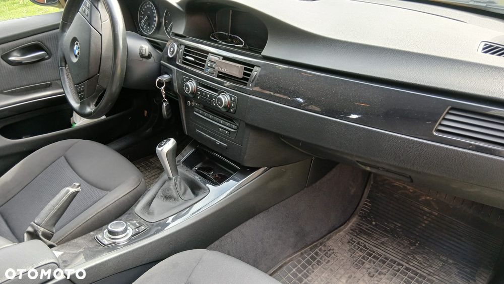 BMW Seria 3 318i - 10