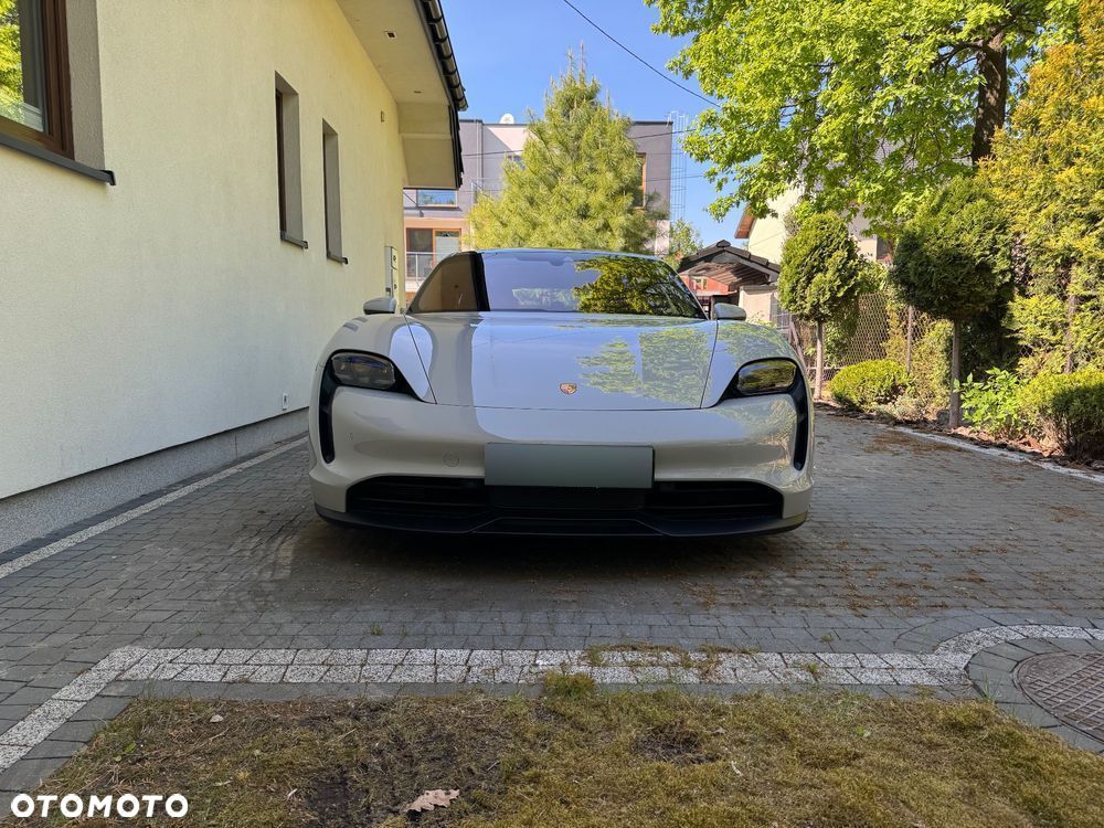 Porsche Taycan - 15