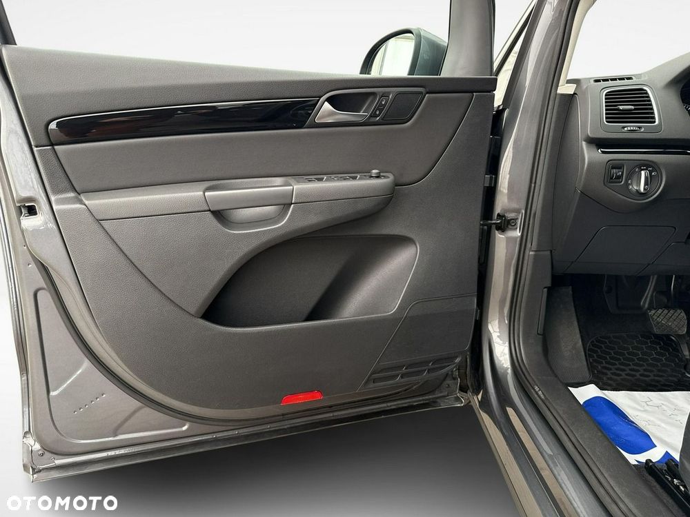 Volkswagen Sharan - 11